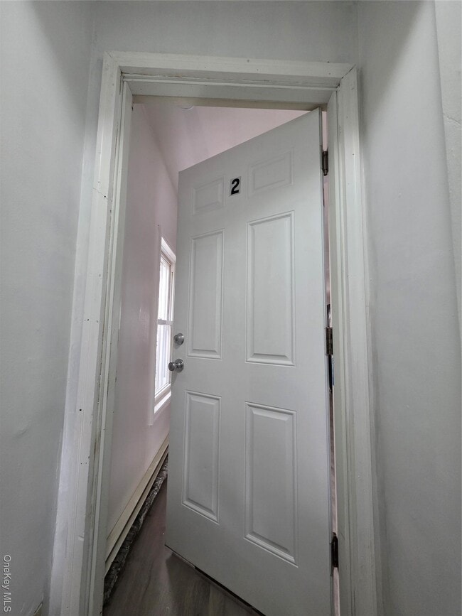 Building Photo - 190 Winnikee Ave