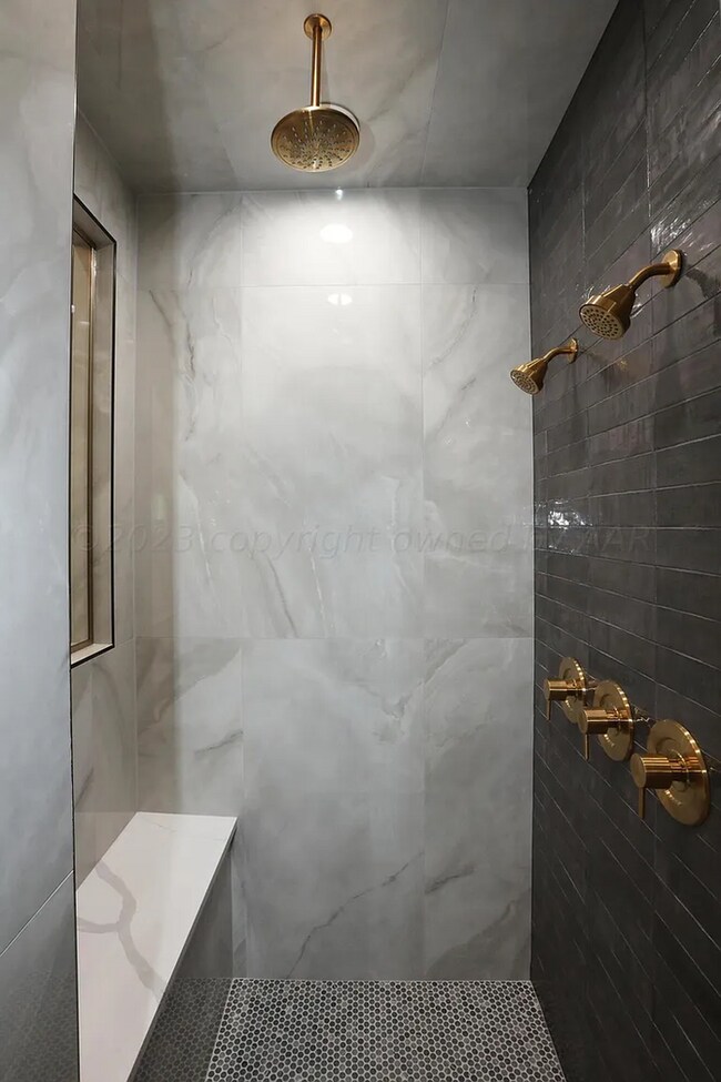 Building Photo - 9405 Rockridge Pkwy