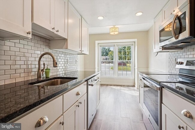 Building Photo - 3226 Foothill St