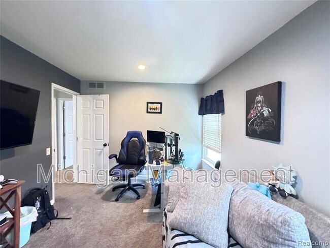 Building Photo - 5203 Forestdale Ct