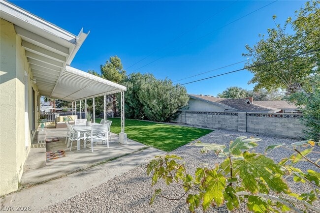 Building Photo - 1245 S 15th St