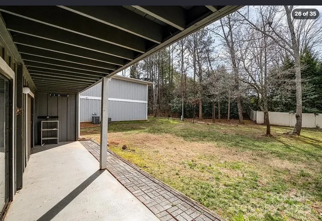 Building Photo - 7610 Woods Ln