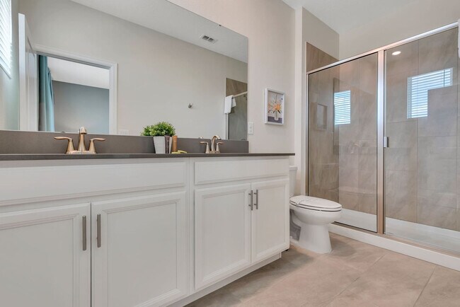 Building Photo - 2831 Bookmark Dr