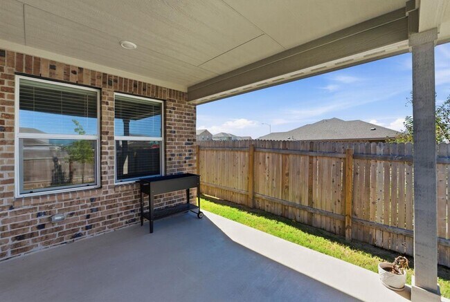 Building Photo - 17800 Fairbridge Ln