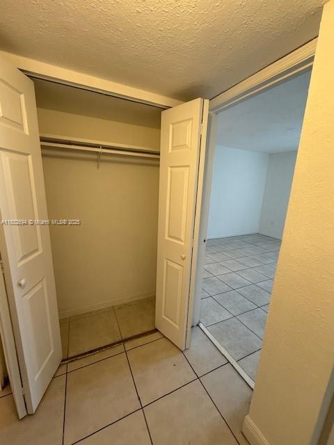 Building Photo - 8820 Fontainebleau Blvd