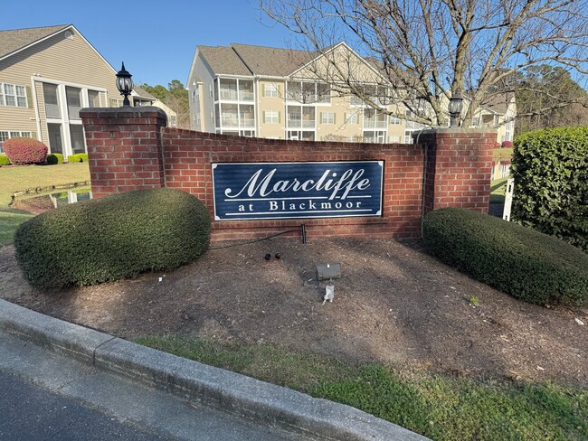 Building Photo - 5822 Longwood Dr