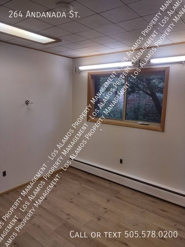 Building Photo - 264 Andanada St