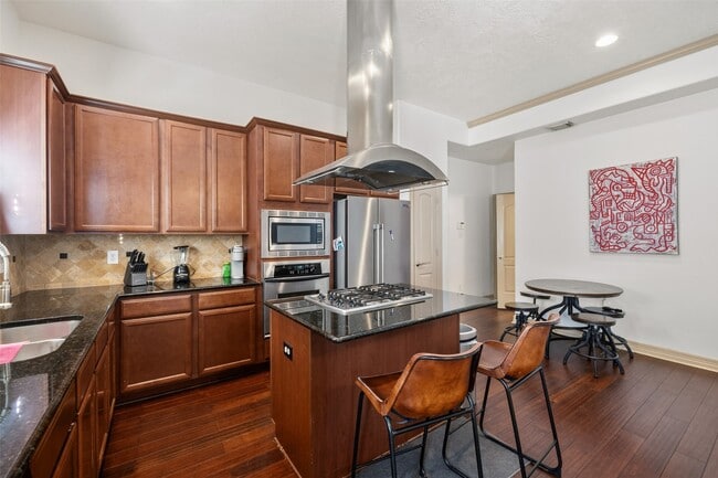 Building Photo - 911 McKinney Park Ln