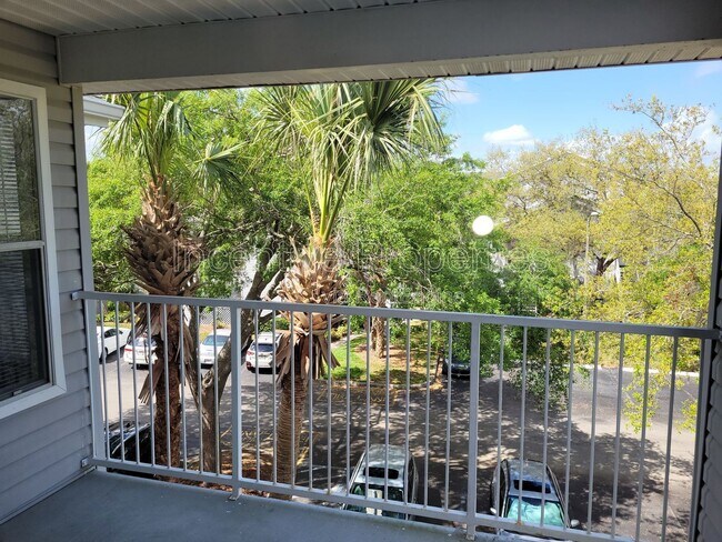 Building Photo - 2533 Grassy Point Dr