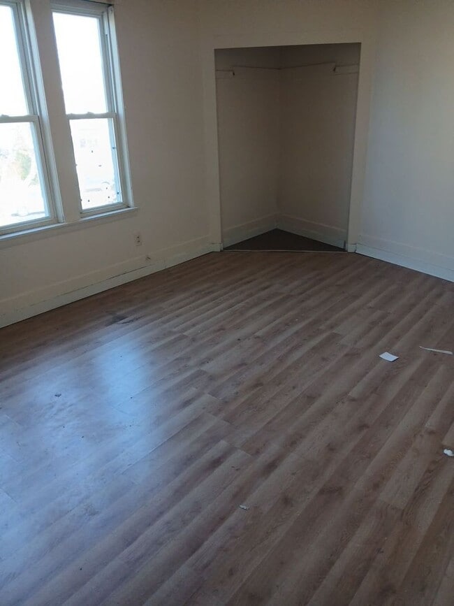 Building Photo - 2262 S Chase Ave