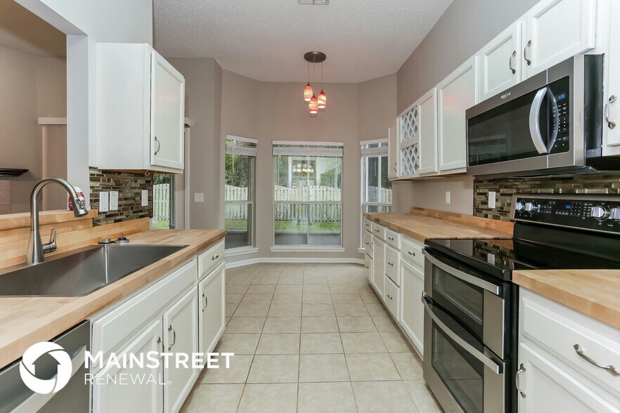 Building Photo - 86293 Fieldstone Dr