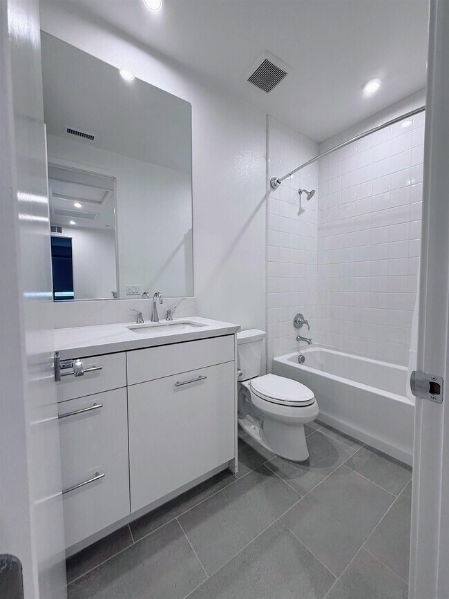 Building Photo - 2630 Everly Dr