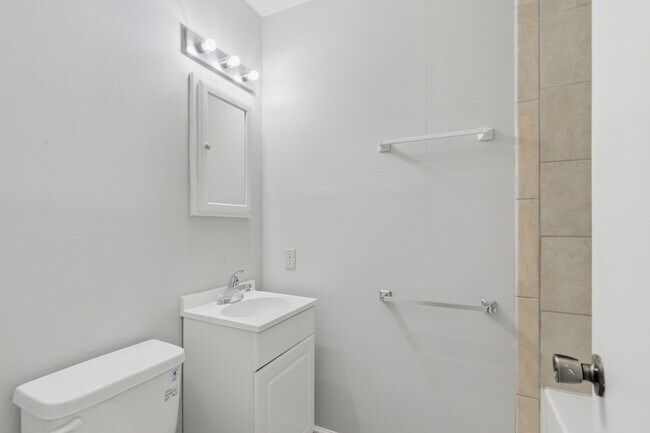 Building Photo - 7800 Temple Acres Dr