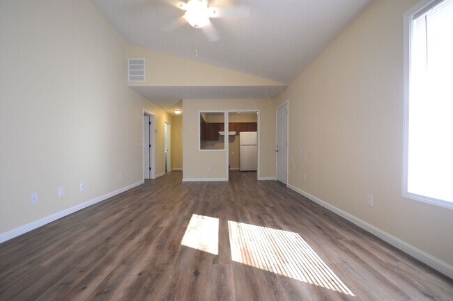 Building Photo - Lockwood Duplex