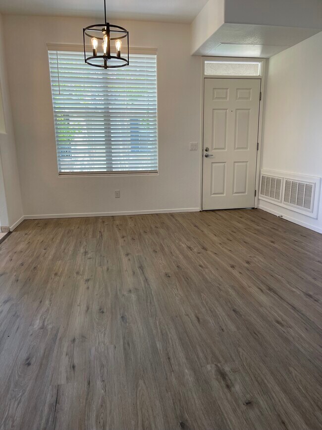 3574 Caminito El Rincon 3574 Caminito El Rincon San Diego CA 92130