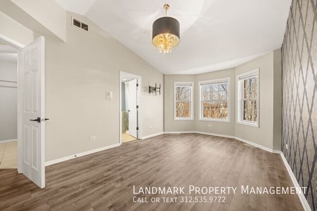 Building Photo - 6431 W 64th Pl