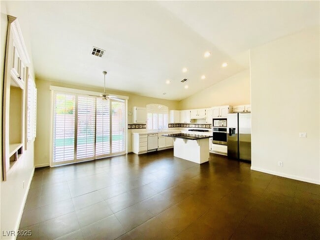Building Photo - 8736 Vista Ladera Ct