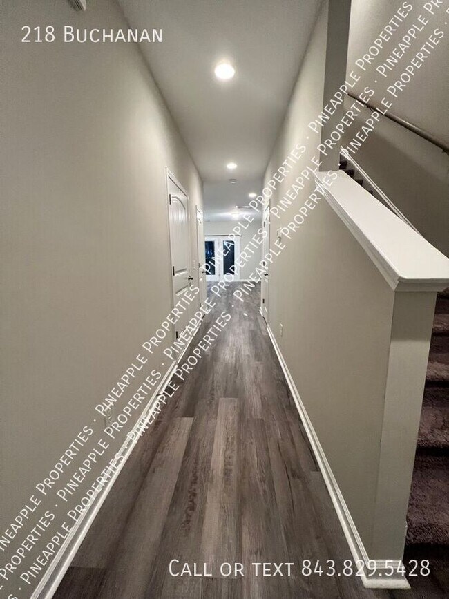 Building Photo - 218 Buchanan-