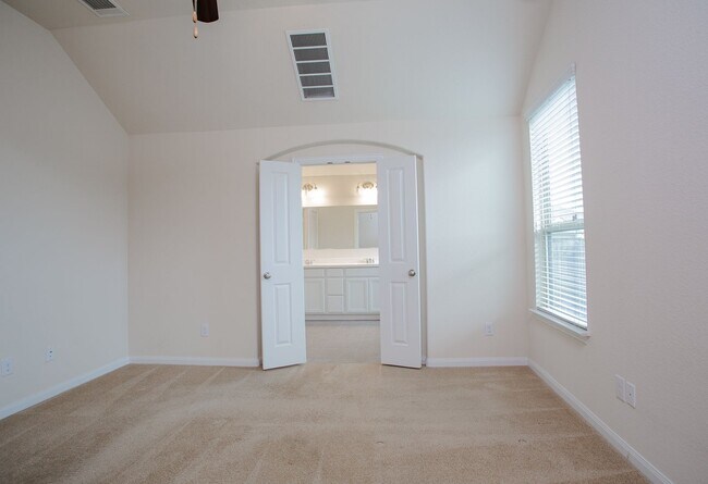 Building Photo - Beautiful One Level 3 BR / 2 BA Home for R...