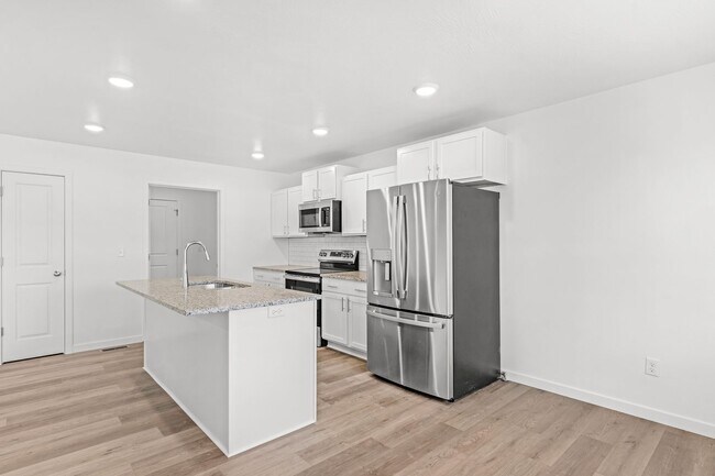Building Photo - 804 S Lambert Cir
