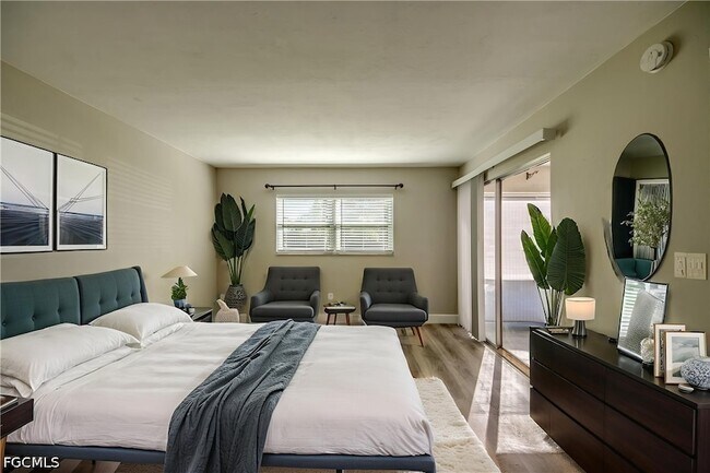 Building Photo - 2526 SE 16th Pl