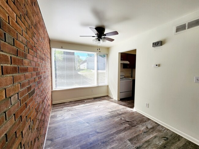 Building Photo - Drummond Flats