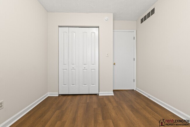 Building Photo - 208 Grayson Ct