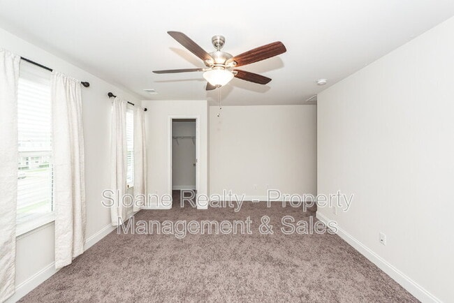 Building Photo - 7787 Montview Rd