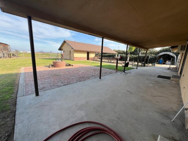 Building Photo - 7828 S Del Rey Ave