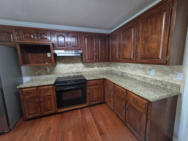 Building Photo - 2710 Runnymeade Dr