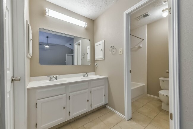 Building Photo - 745 Otter Creek Dr