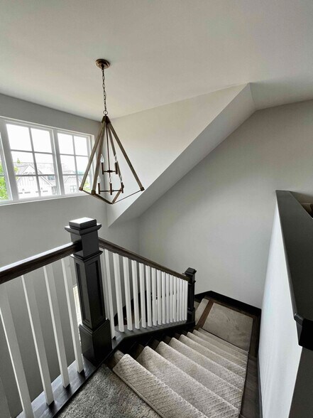Building Photo - 7033 Balcolm Ct