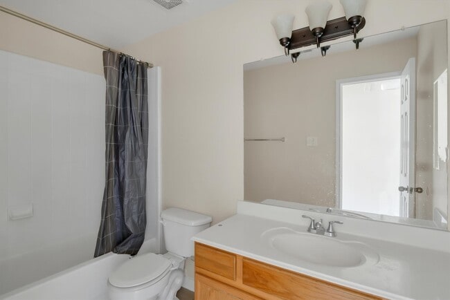 Building Photo - 835 Dracena Ct