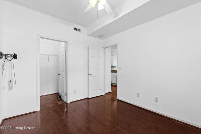 Building Photo - 13230 Prospect Glen Way