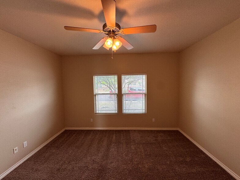 Building Photo - 7214 Barksdale Ln