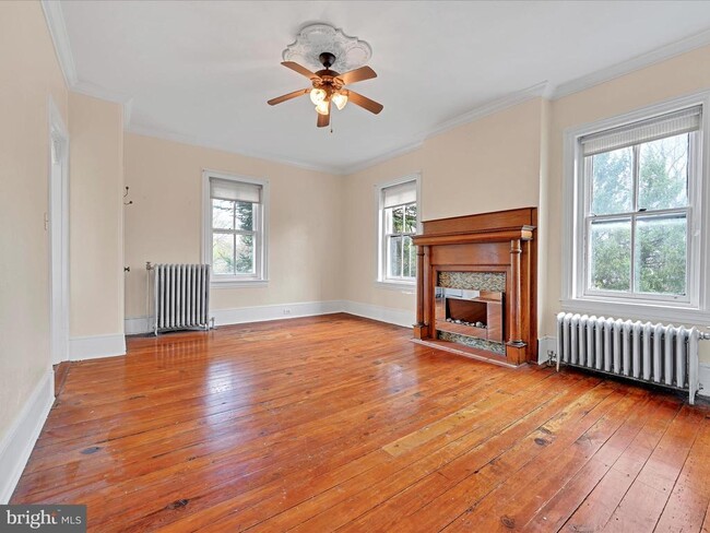 Building Photo - 657 S Sumneytown Pike