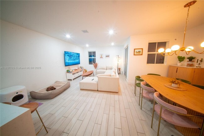 Building Photo - 138 SW 171st Terrace
