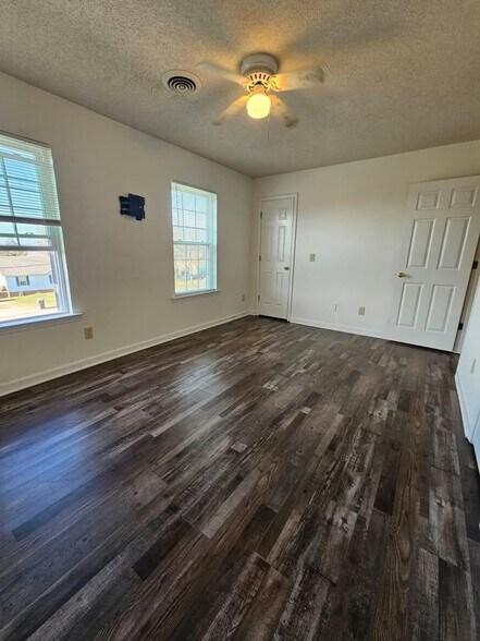 Building Photo - 1528 Richmond Rd