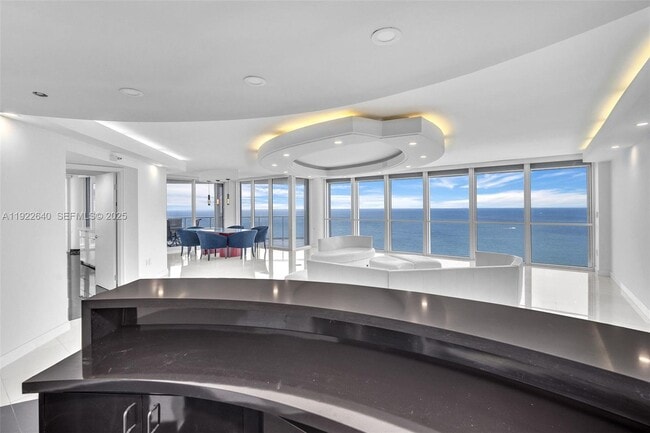 Building Photo - 16445 Collins Ave