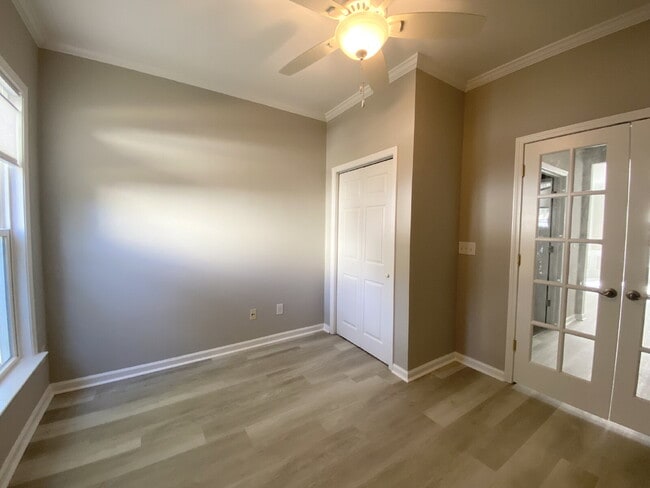 Building Photo - Three-bedroom ranch style home located in Baynard Park!