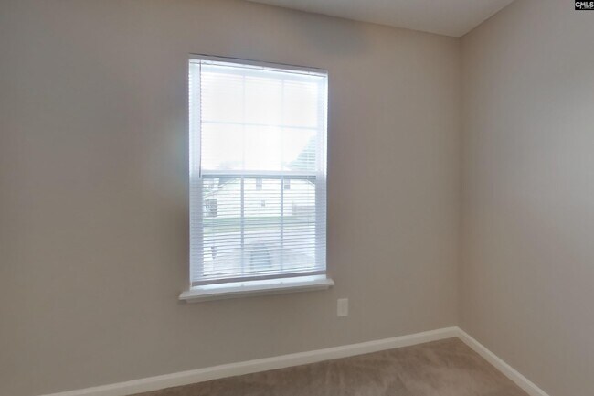 Building Photo - 324 Valley Heights Ln