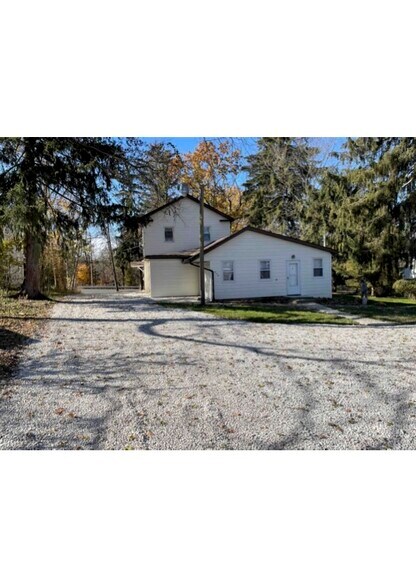 Building Photo - 576 High St NE