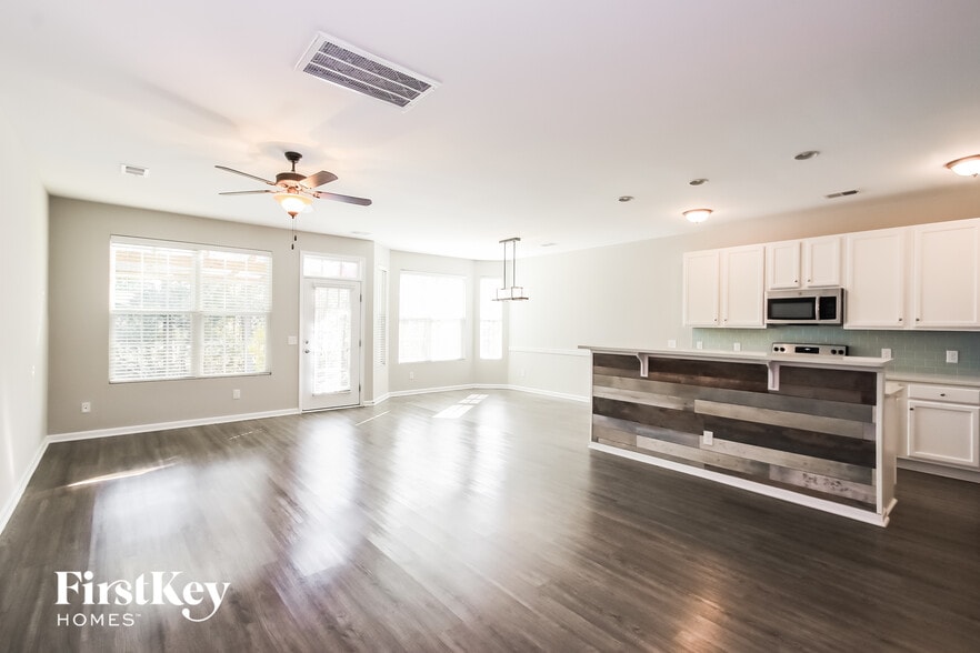 Building Photo - 9006 Cat Tail Pond Rd