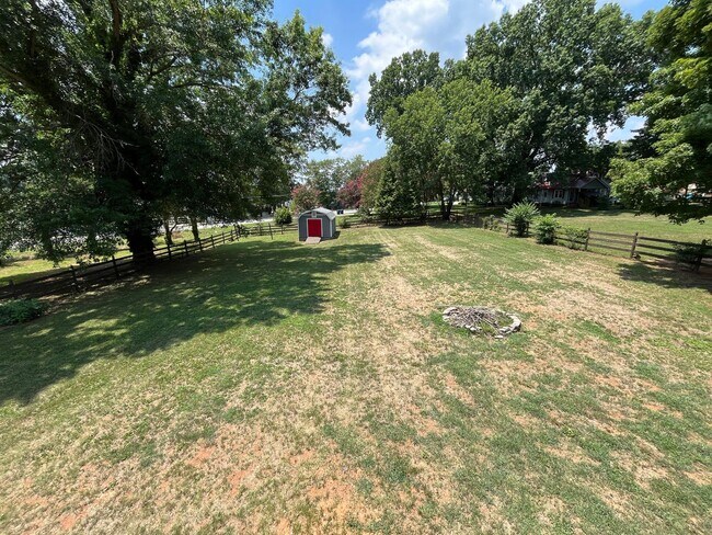 Building Photo - 1775 Ralee Dr