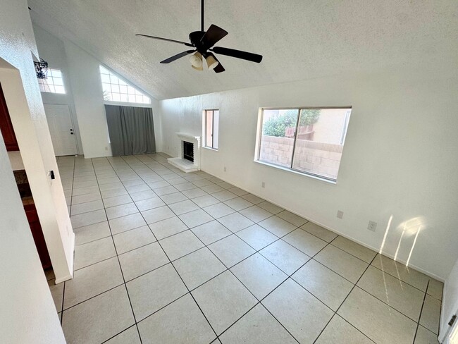 Building Photo - Beautiful cul-de-sac Home