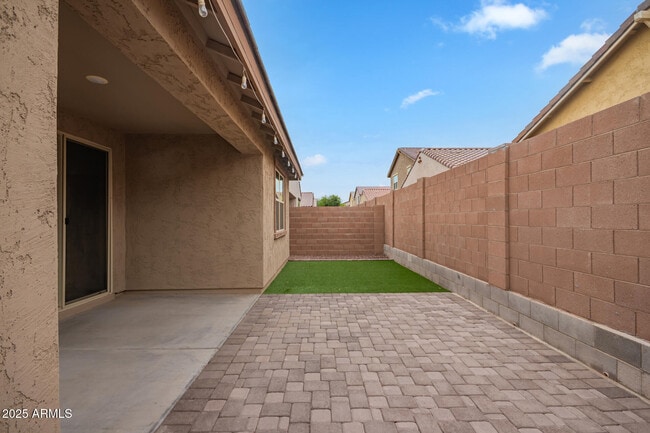 Building Photo - 14202 W Willow Ave