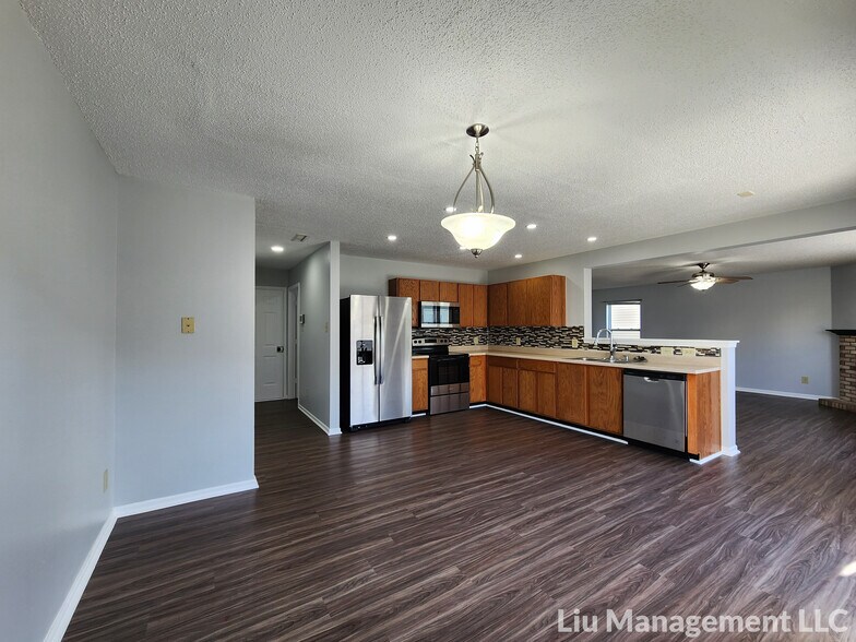 Building Photo - 10345 Carrington Way