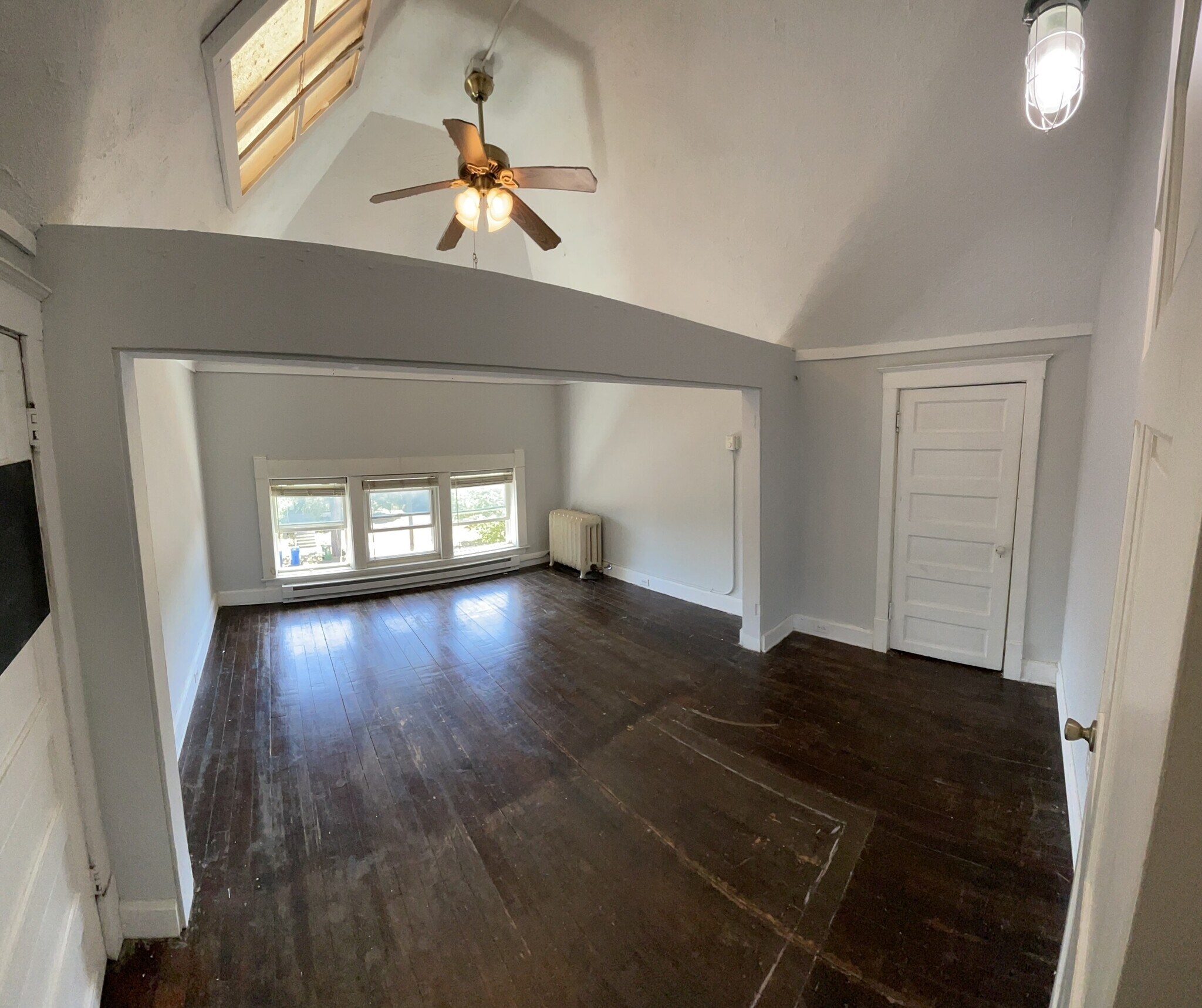 Building Photo - 712 W 28th St