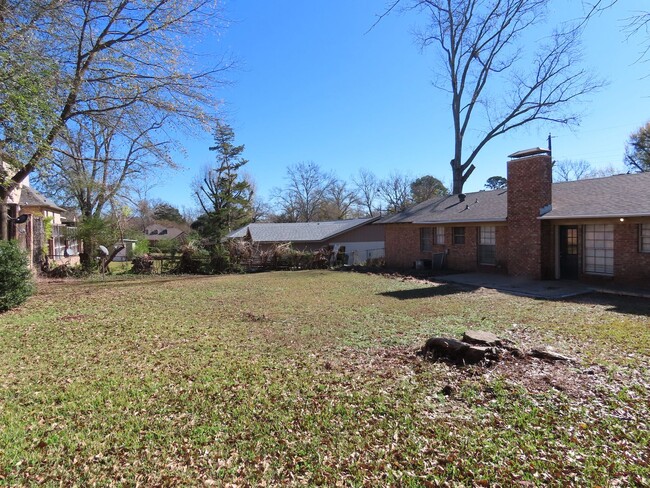 Building Photo - Lovely 3 Bedroom, 2 Bath House in Tyler!