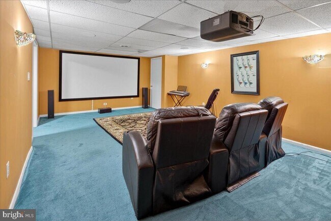 Building Photo - 7 Redwood Ct